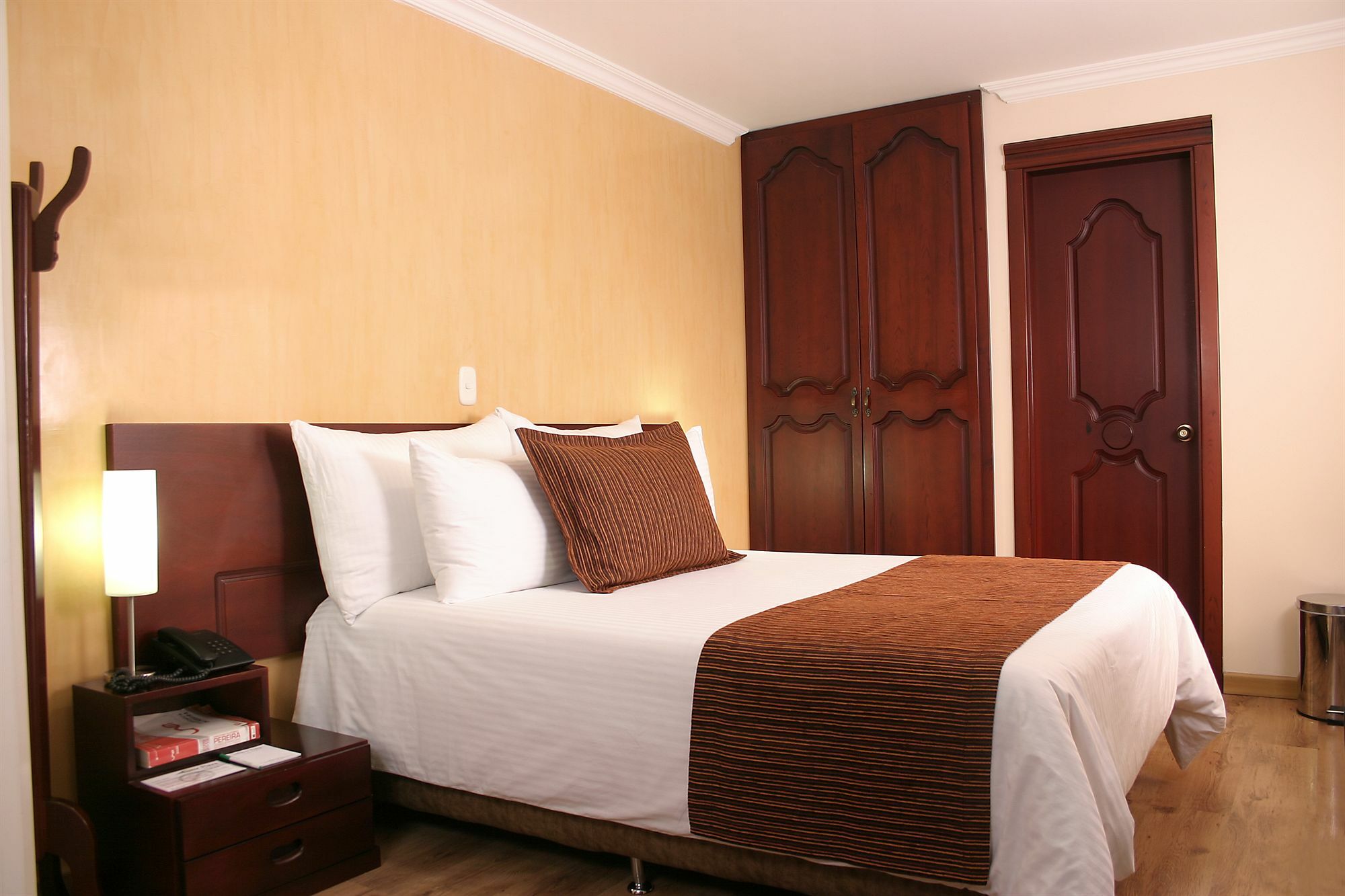 Luxor Plaza Hotel Pereira Exterior foto